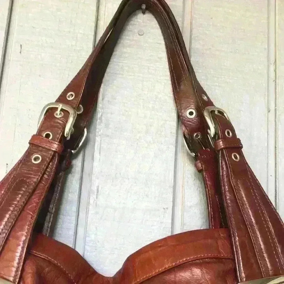 B Makowsky Leather Shoulder Bag - Picture 4 of 8